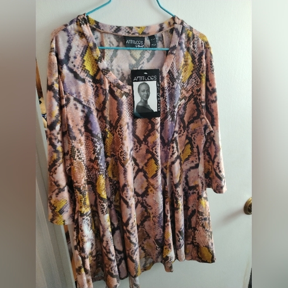 Animal Print Top - Picture 8 of 9